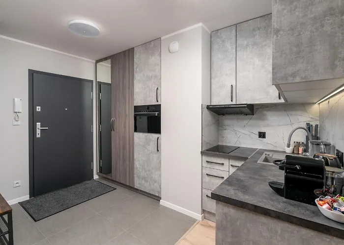 アパート Apartwro 2th - Square Railway Station, Balcony, Garage