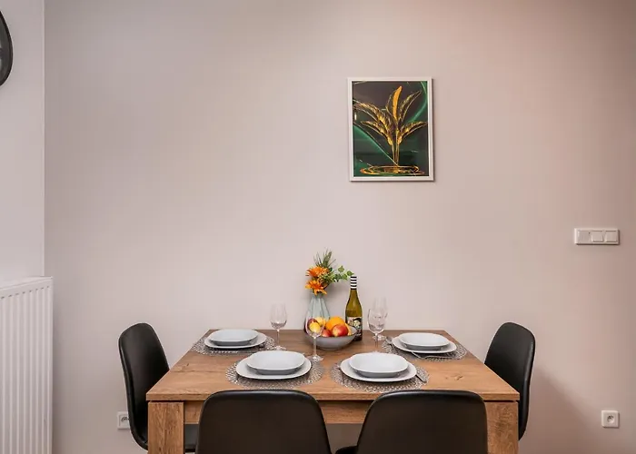 アパート Apartwro 2th - Square Railway Station, Balcony, Garage