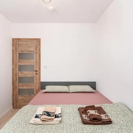 Apartwro 2th - Square Railway Station, Balcony, Garage *